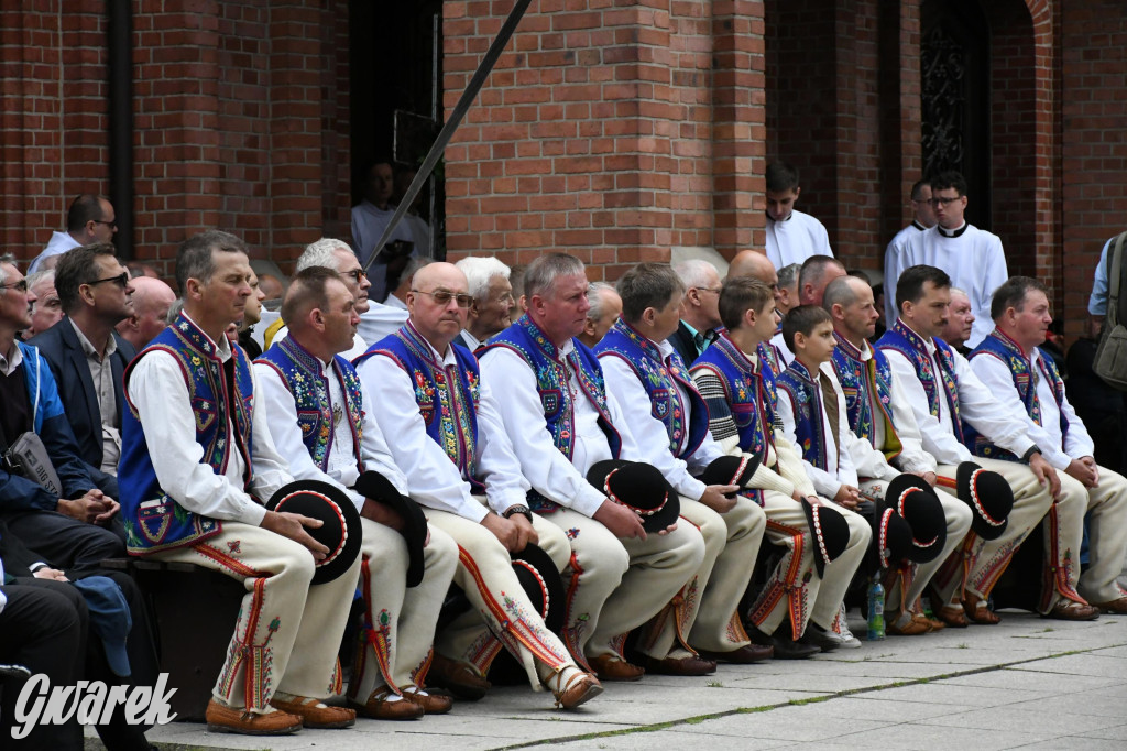 Tysiące pielgrzymów w Piekarach Śląskich