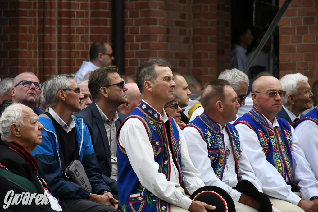 Tysiące pielgrzymów w Piekarach Śląskich