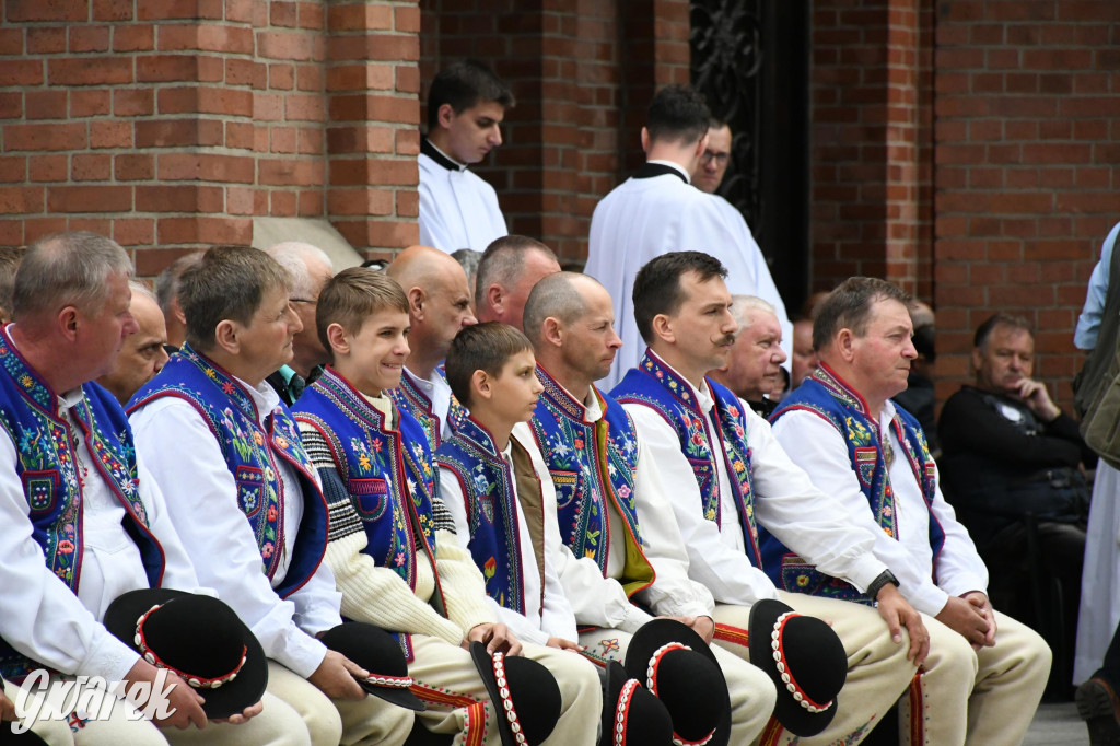 Tysiące pielgrzymów w Piekarach Śląskich