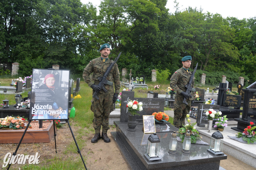 IPN pamięta o powstańcach. Uhonorowani matka i syn