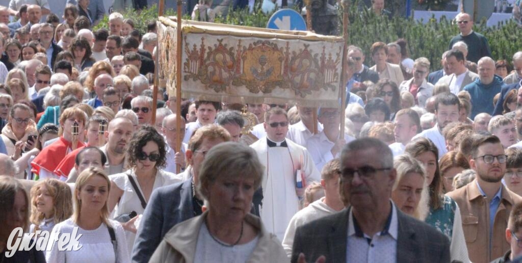 Tarnowskie Góry. Procesja Bożego Ciała na ulicach miasta