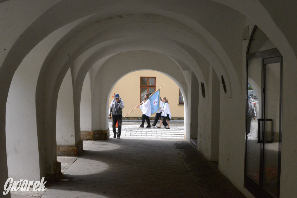 Tarnowskie Góry. Procesja Bożego Ciała na ulicach miasta