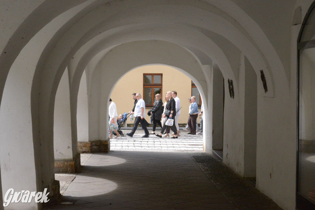 Tarnowskie Góry. Procesja Bożego Ciała na ulicach miasta