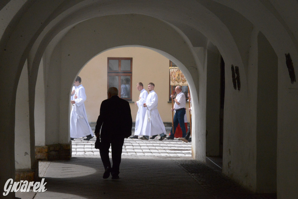 Tarnowskie Góry. Procesja Bożego Ciała na ulicach miasta