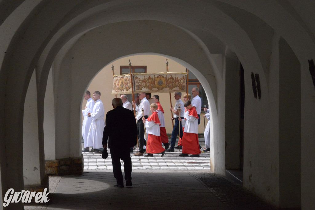 Tarnowskie Góry. Procesja Bożego Ciała na ulicach miasta