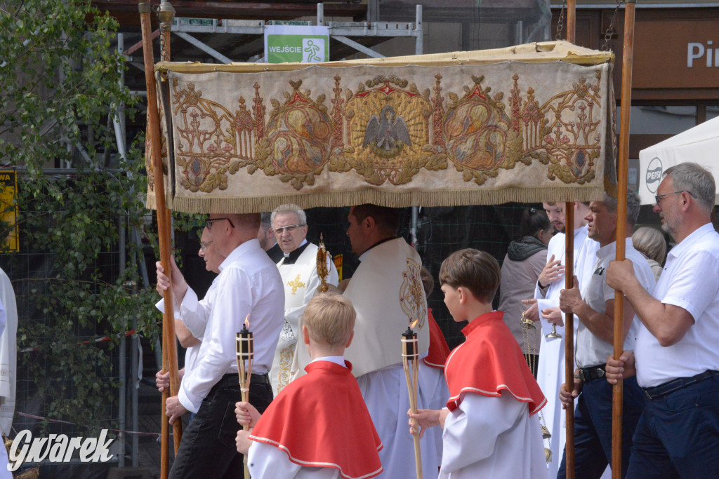 Tarnowskie Góry. Procesja Bożego Ciała na ulicach miasta