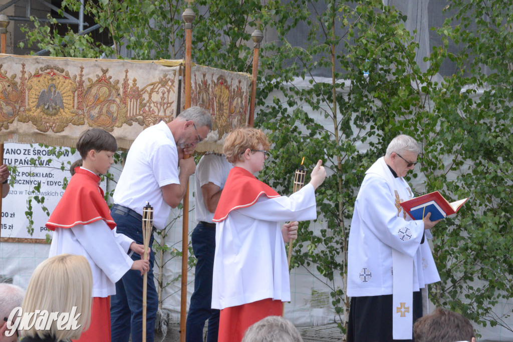 Tarnowskie Góry. Procesja Bożego Ciała na ulicach miasta
