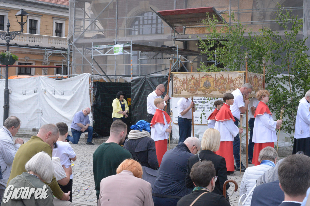 Tarnowskie Góry. Procesja Bożego Ciała na ulicach miasta