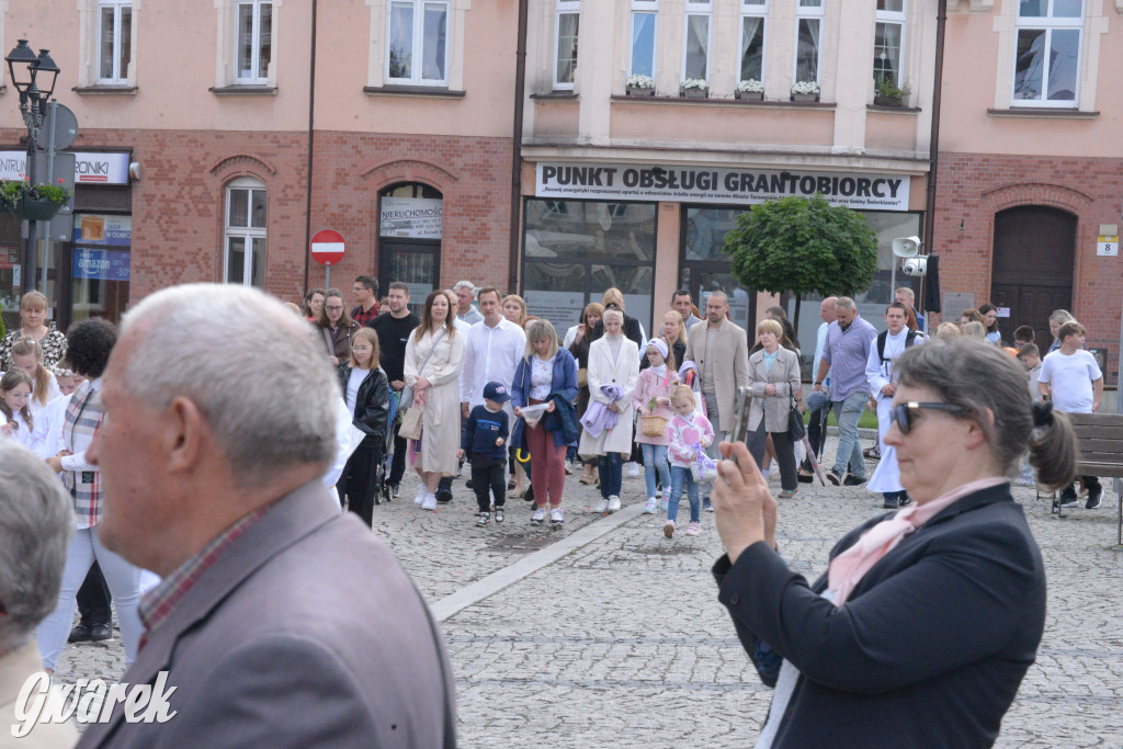 Tarnowskie Góry. Procesja Bożego Ciała na ulicach miasta