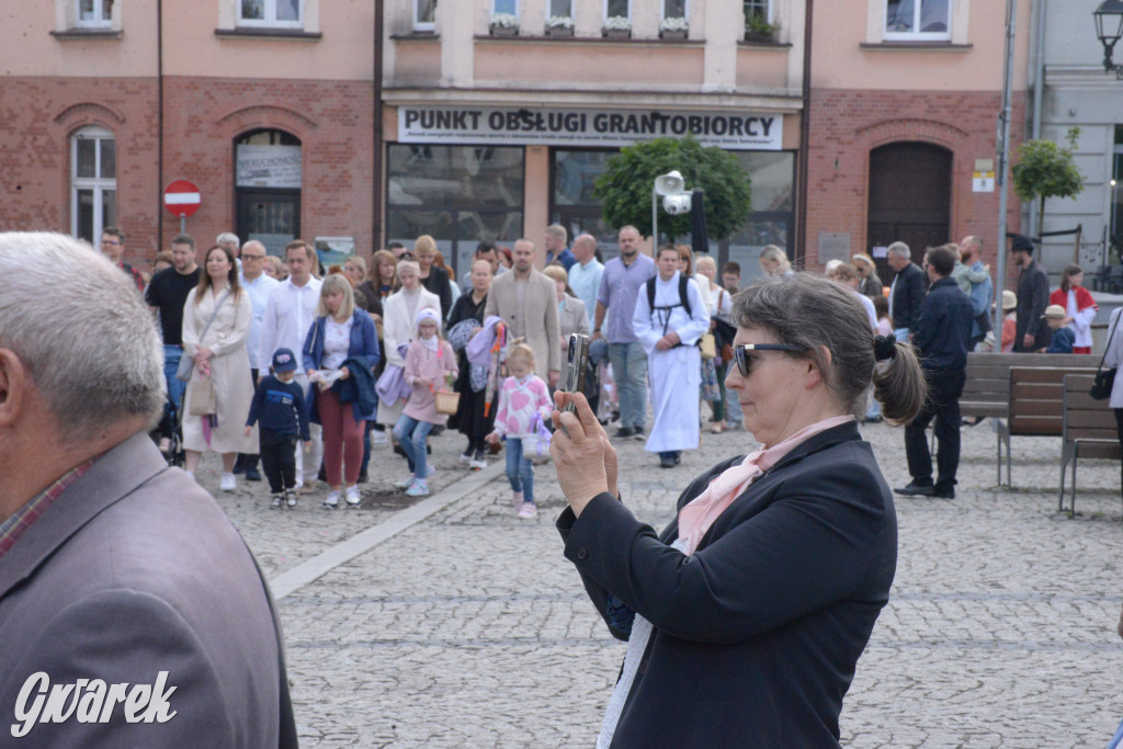 Tarnowskie Góry. Procesja Bożego Ciała na ulicach miasta