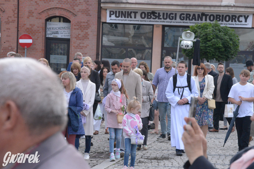 Tarnowskie Góry. Procesja Bożego Ciała na ulicach miasta