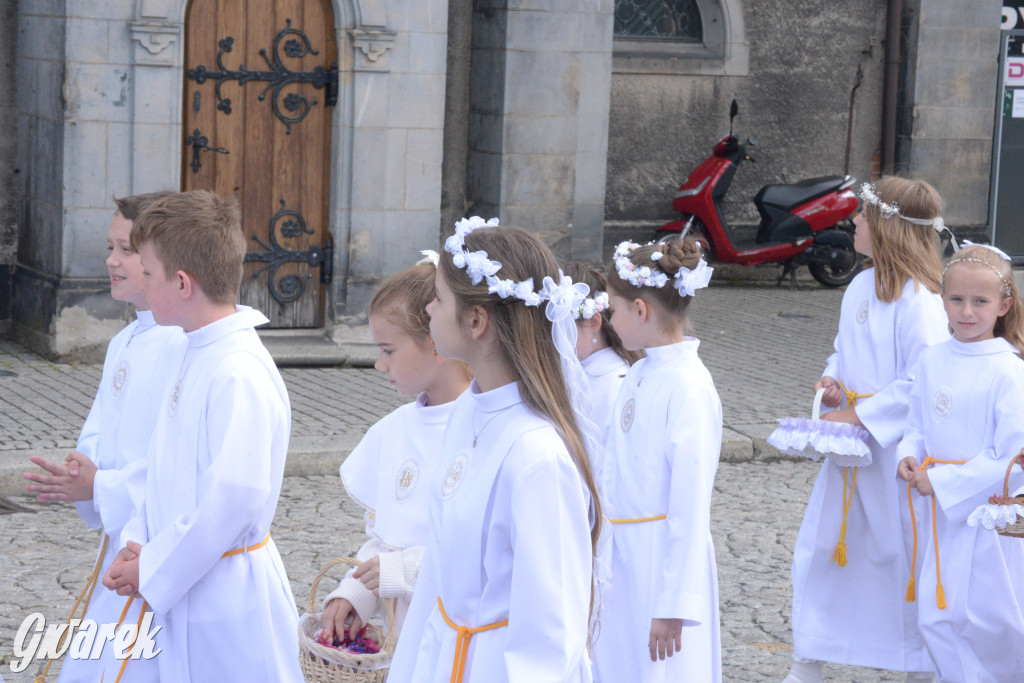Tarnowskie Góry. Procesja Bożego Ciała na ulicach miasta