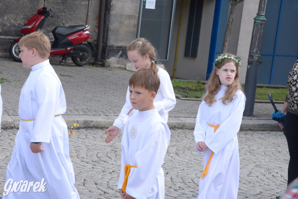 Tarnowskie Góry. Procesja Bożego Ciała na ulicach miasta