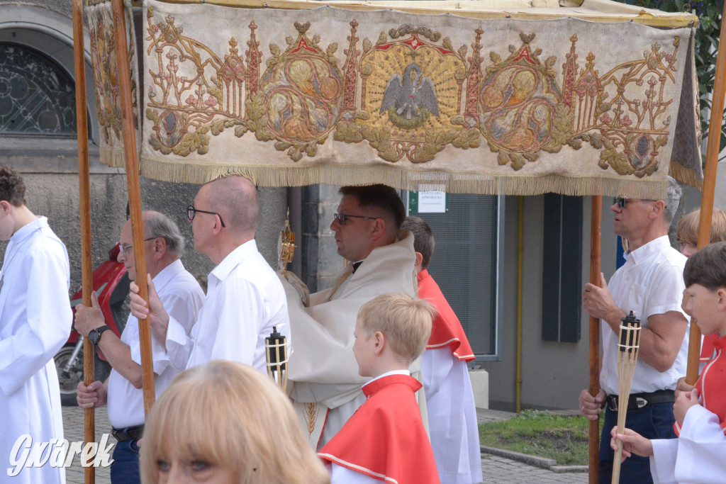 Tarnowskie Góry. Procesja Bożego Ciała na ulicach miasta