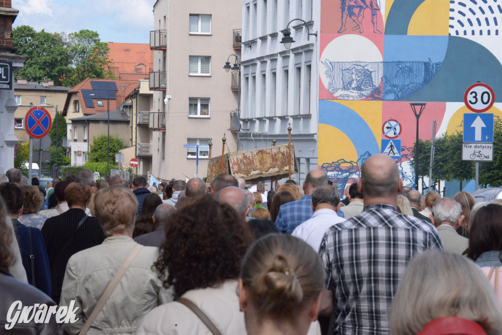 Tarnowskie Góry. Procesja Bożego Ciała na ulicach miasta