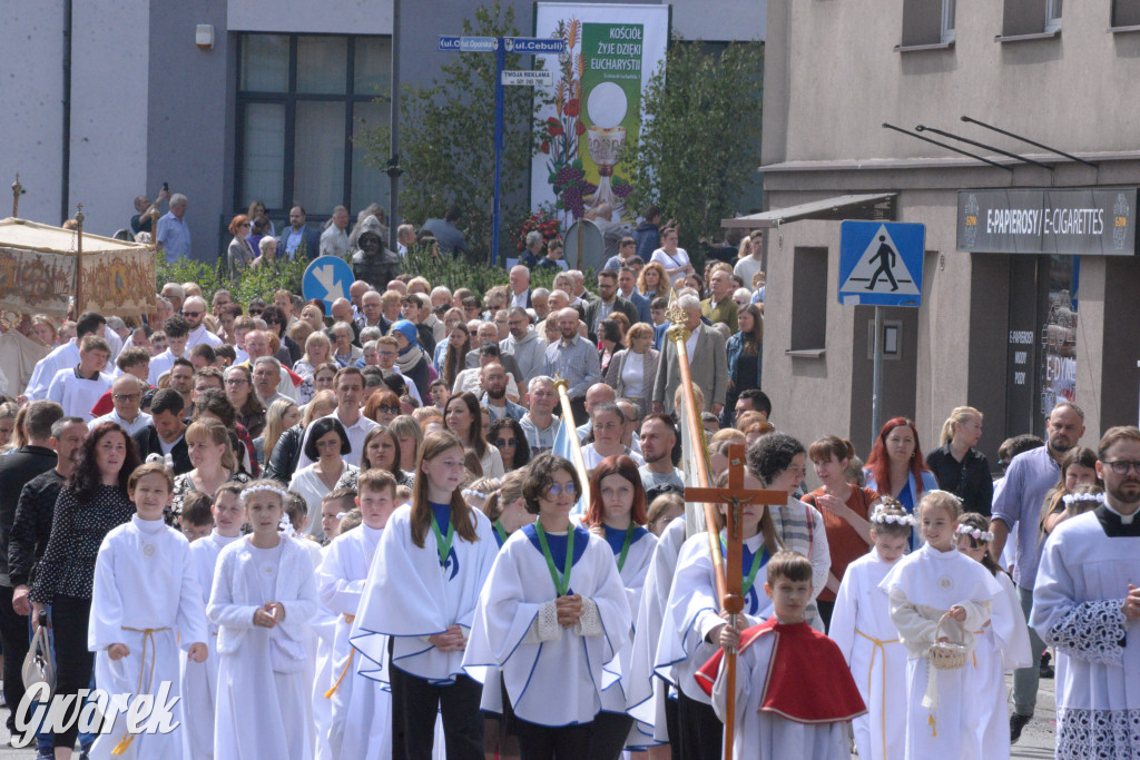 Tarnowskie Góry. Procesja Bożego Ciała na ulicach miasta