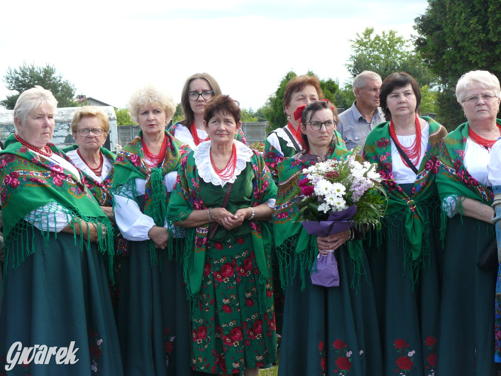 Parafianie uhonorowali swojego proboszcza