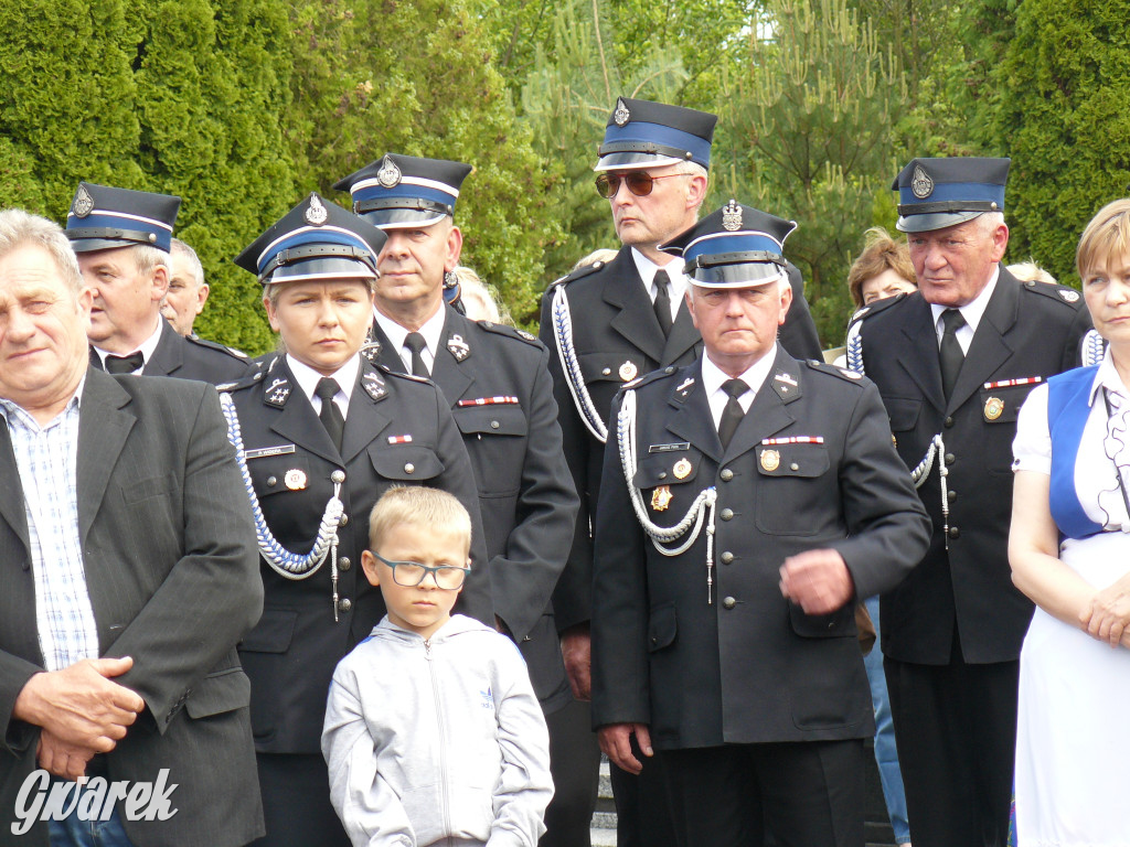 Parafianie uhonorowali swojego proboszcza