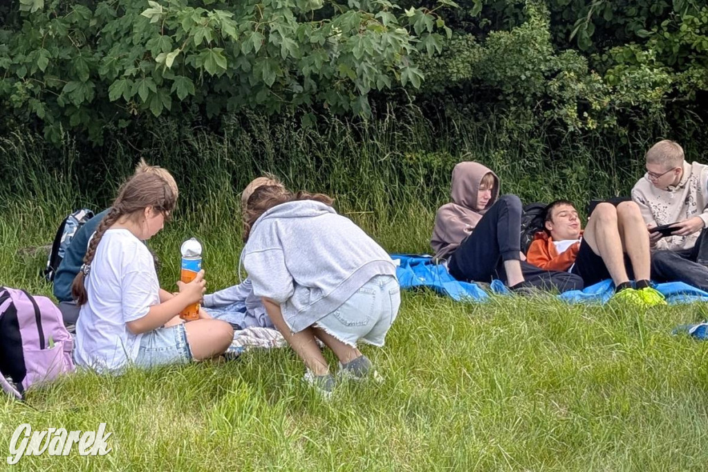 Radzionków. Odsłonięto tablicę z wizerunkiem ks. Korpaka