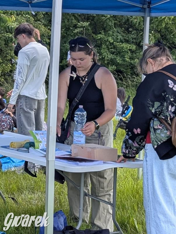 Radzionków. Odsłonięto tablicę z wizerunkiem ks. Korpaka