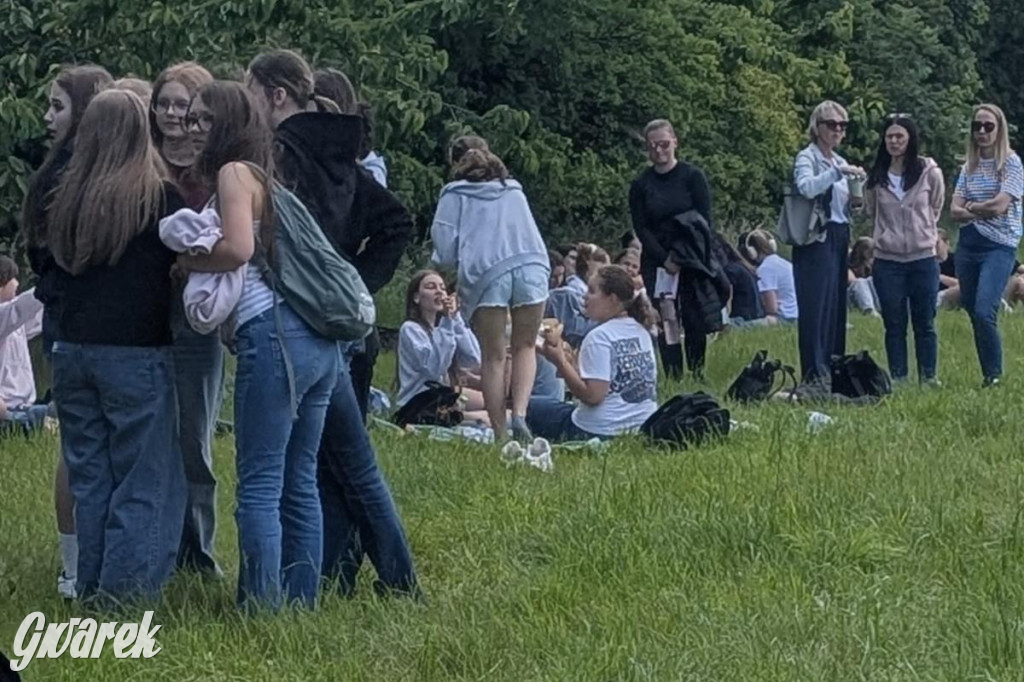 Radzionków. Odsłonięto tablicę z wizerunkiem ks. Korpaka