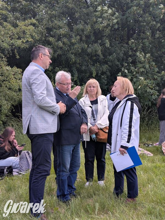 Radzionków. Odsłonięto tablicę z wizerunkiem ks. Korpaka