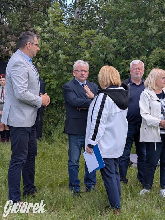 Radzionków. Odsłonięto tablicę z wizerunkiem ks. Korpaka