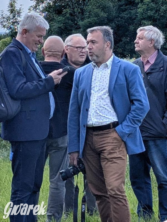 Radzionków. Odsłonięto tablicę z wizerunkiem ks. Korpaka