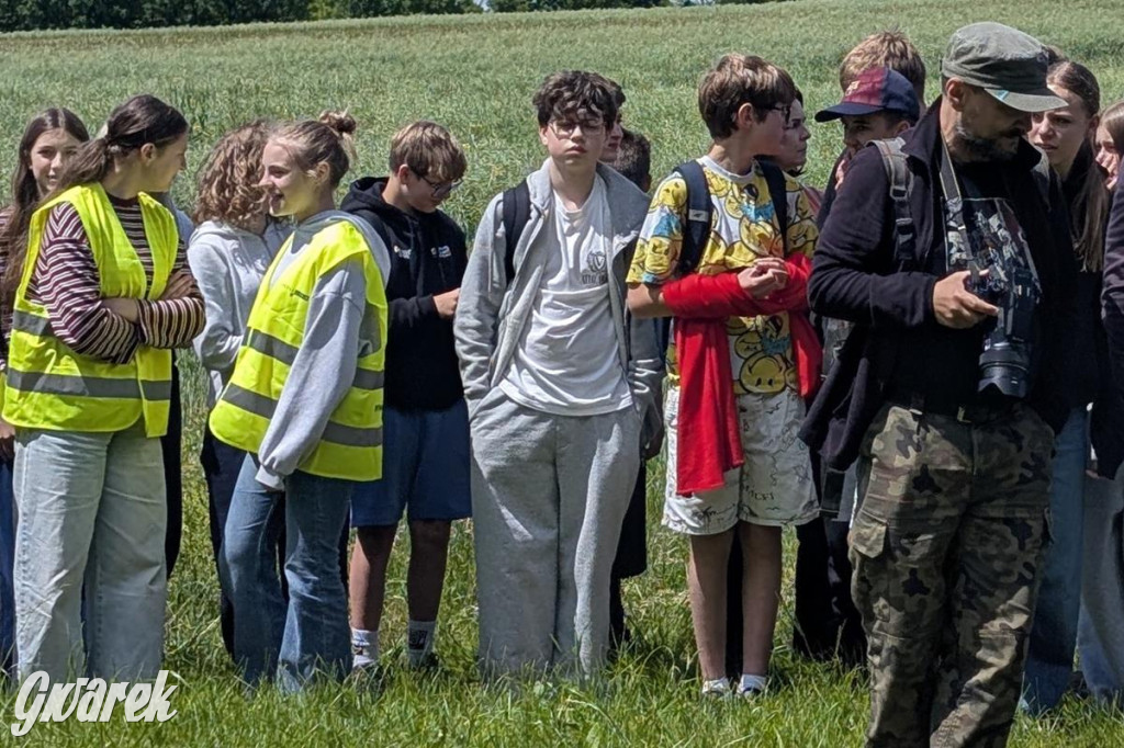 Radzionków. Odsłonięto tablicę z wizerunkiem ks. Korpaka