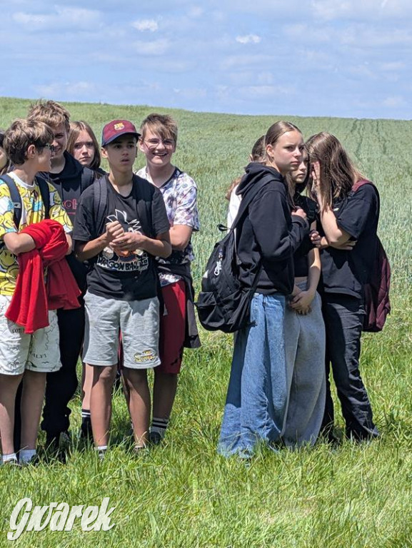 Radzionków. Odsłonięto tablicę z wizerunkiem ks. Korpaka