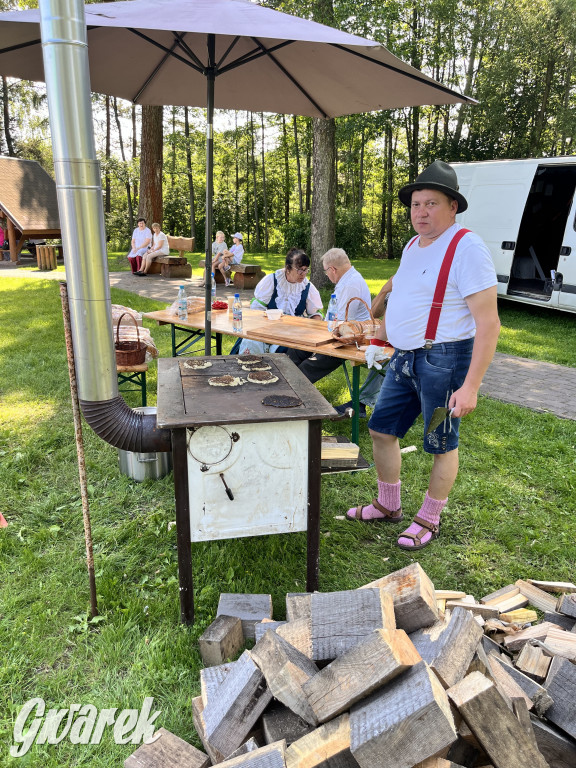Ta Brynica piykno wieś! Muzyka, śląskie stroje i placki z zilberbronzą