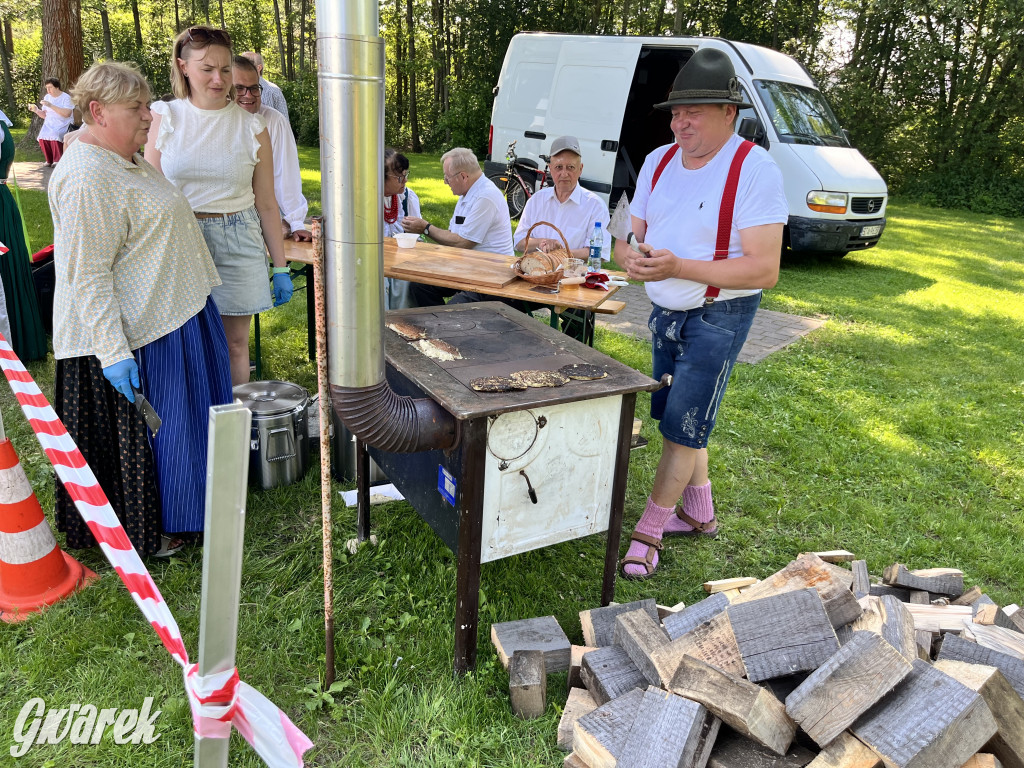 Ta Brynica piykno wieś! Muzyka, śląskie stroje i placki z zilberbronzą