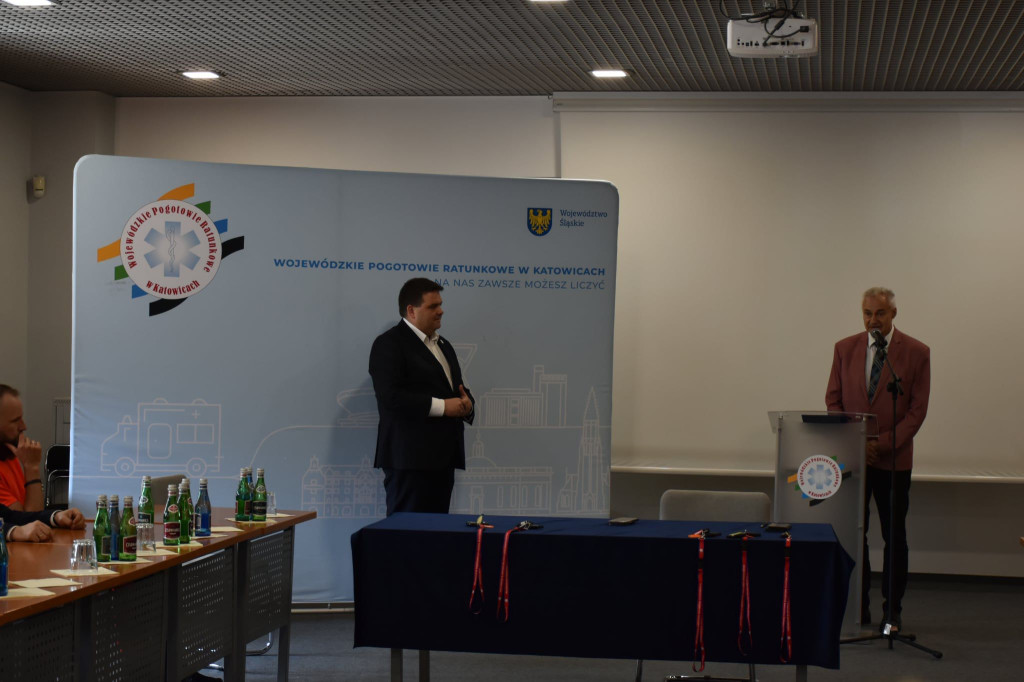 Oficjalne przekazanie ambulansu