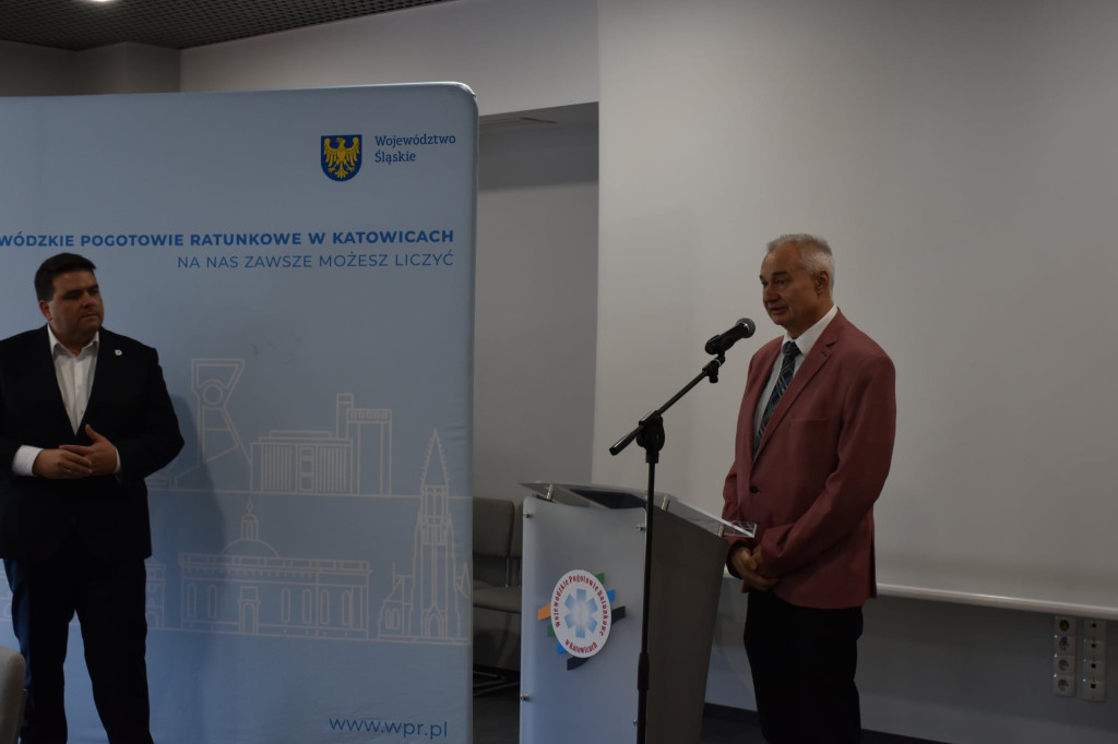 Oficjalne przekazanie ambulansu