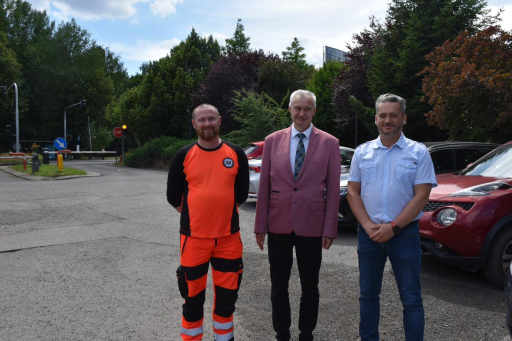 Oficjalne przekazanie ambulansu