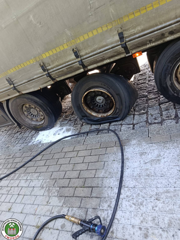 Były utrudnienia na DK 11. Pożar samochodu ciężarowego