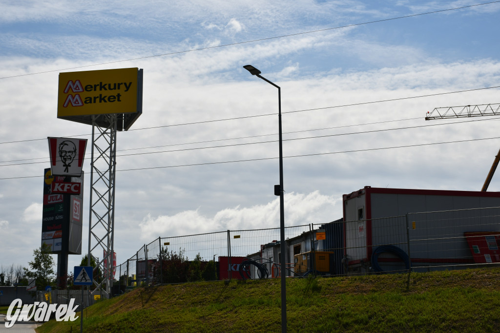 Tarnowskie Góry. Budowa marketu trwa, są oferty pracy