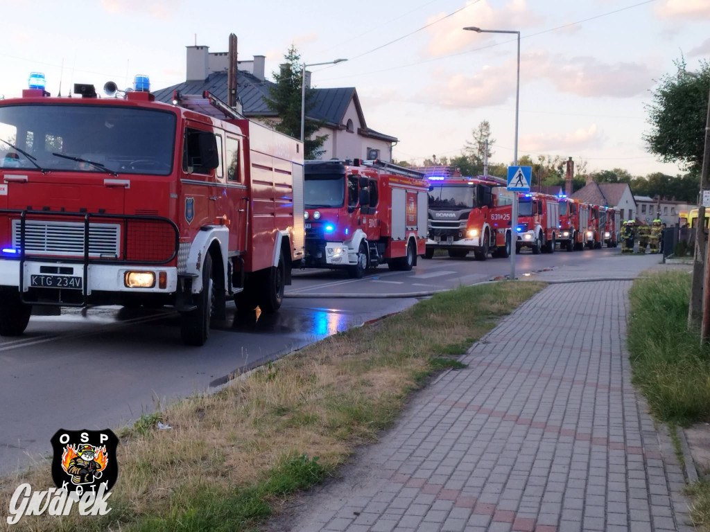 Powiat tarnogórski. Auto stanęło w ogniu
