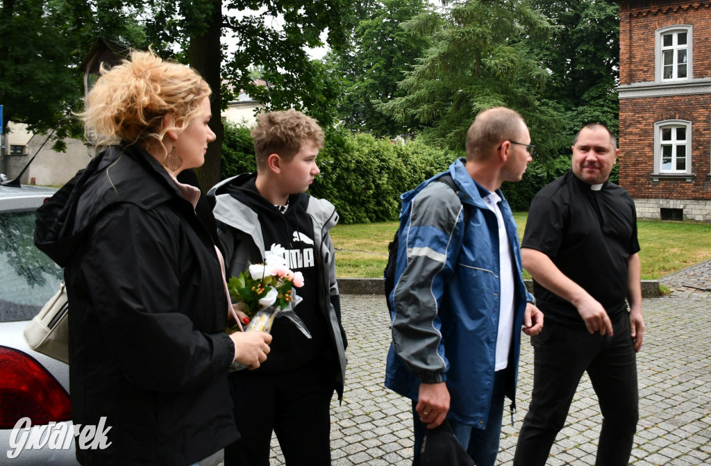 Tarnowskie Góry. Pielgrzymów deszcz nie wystraszył