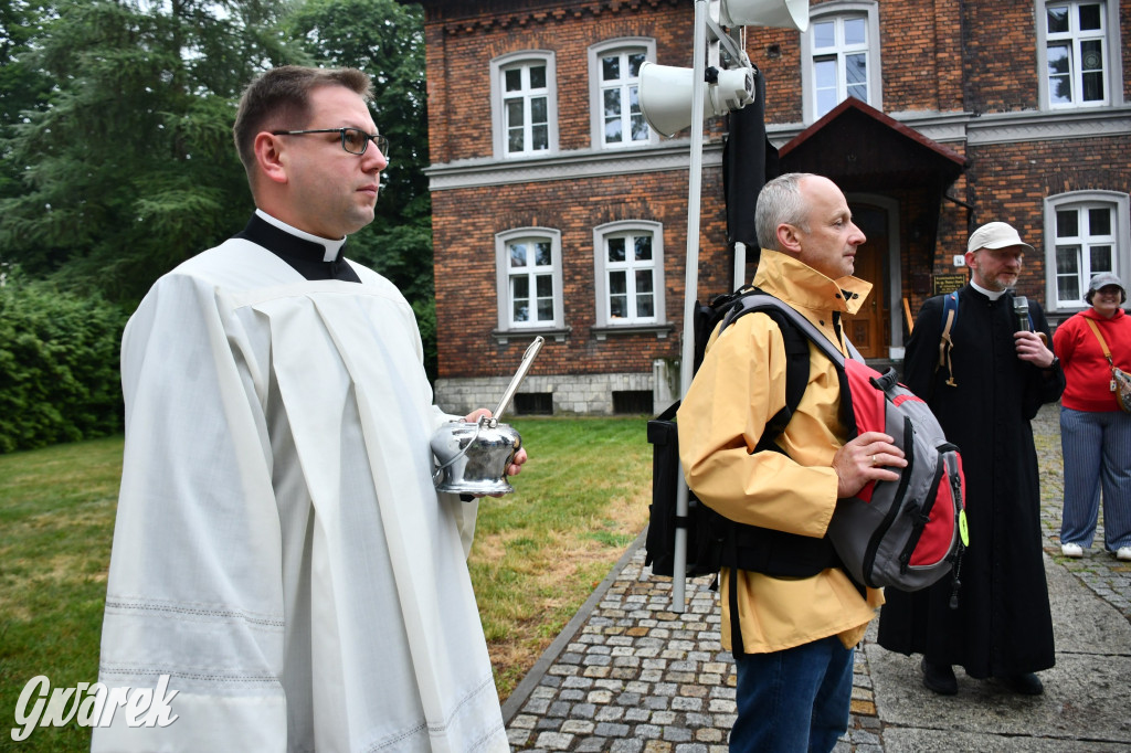 Tarnowskie Góry. Pielgrzymów deszcz nie wystraszył