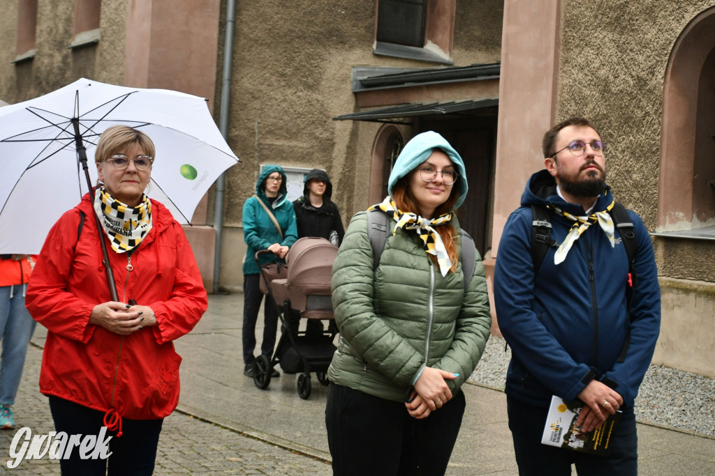 Tarnowskie Góry. Pielgrzymów deszcz nie wystraszył