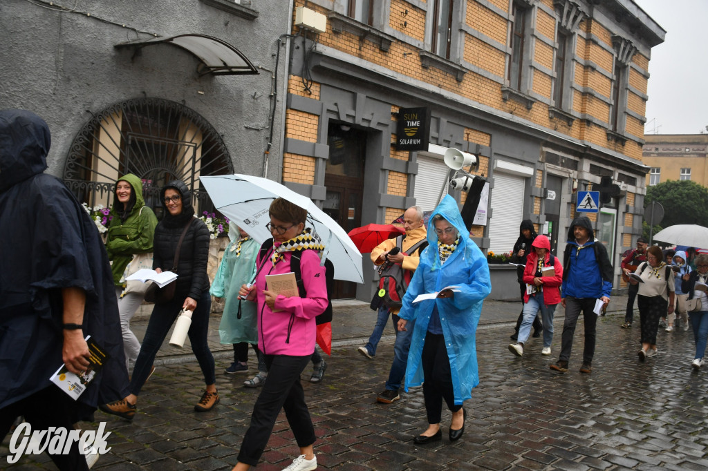 Tarnowskie Góry. Pielgrzymów deszcz nie wystraszył