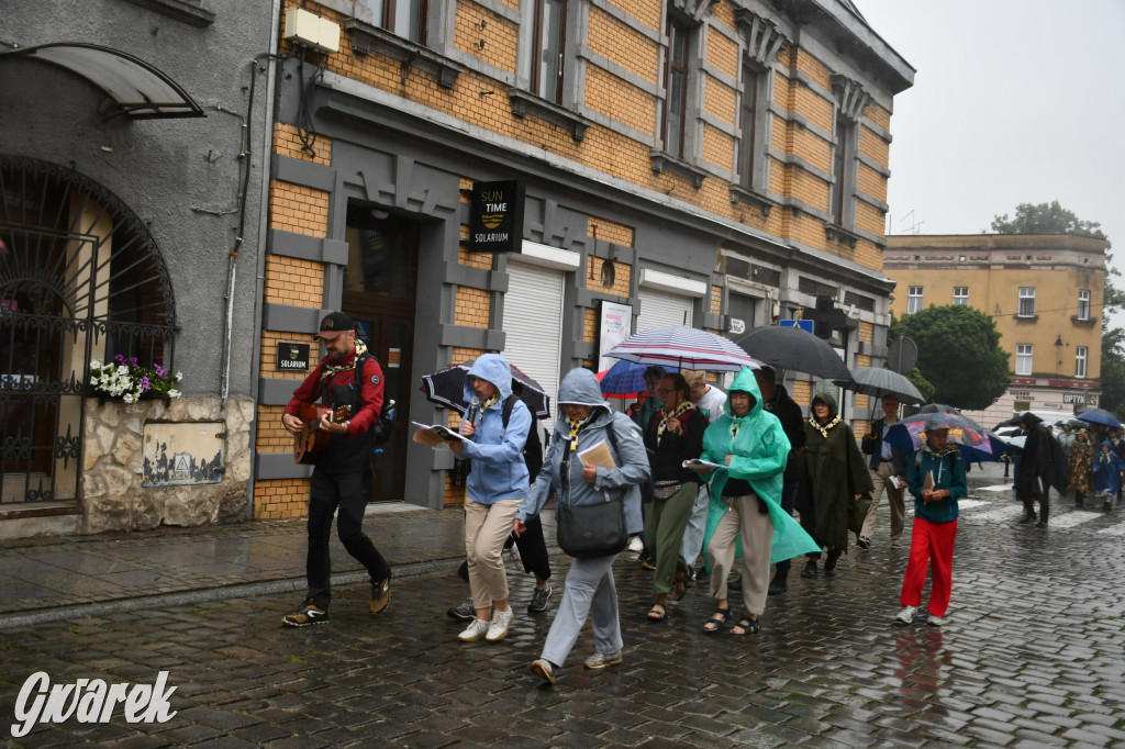 Tarnowskie Góry. Pielgrzymów deszcz nie wystraszył