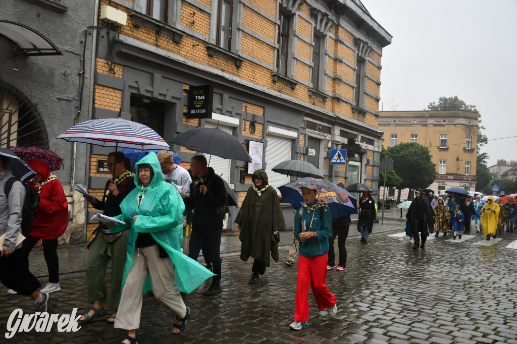 Tarnowskie Góry. Pielgrzymów deszcz nie wystraszył