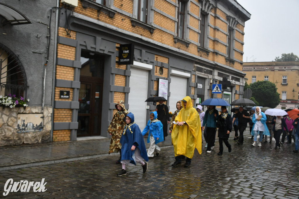 Tarnowskie Góry. Pielgrzymów deszcz nie wystraszył