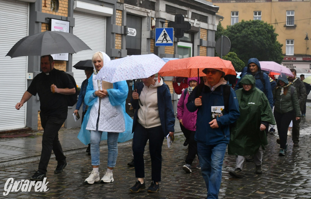 Tarnowskie Góry. Pielgrzymów deszcz nie wystraszył