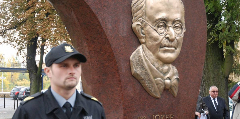 Pomnik budowniczego magistrali