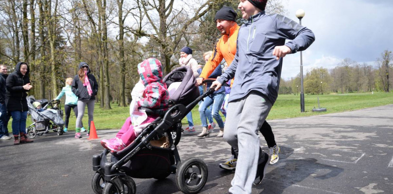 Z wózkami w systemie pucharowym