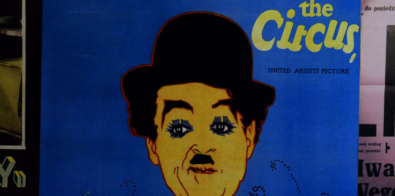 Na wystawie można obejrzeć przedwojenne plakaty filmowe. Fot. Jarosław Myśliwski