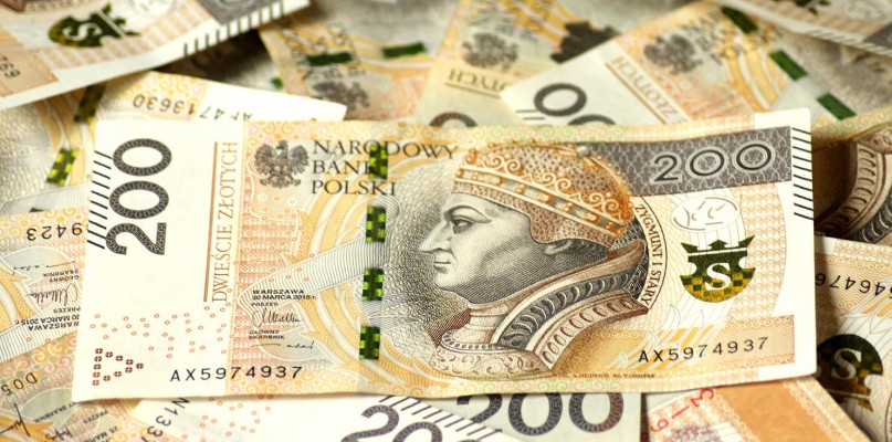 W sumie będzie można otrzymać 4200 zł dodatku. Fot. Pixabay